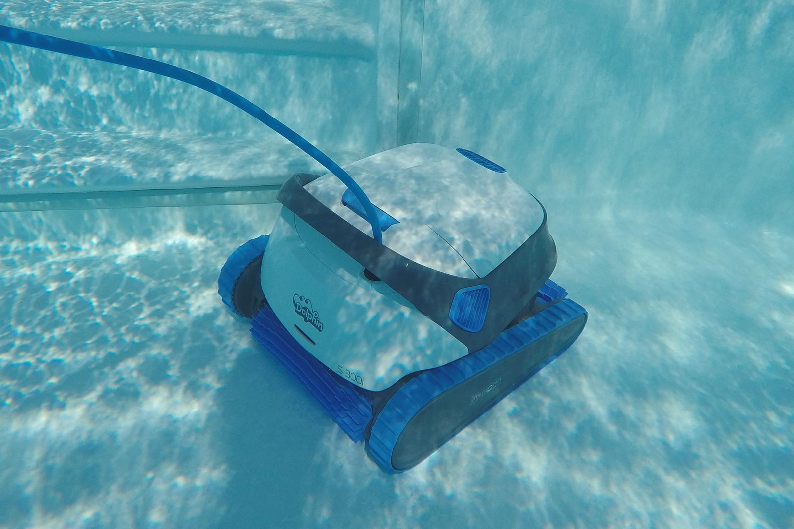Robot connecté piscine